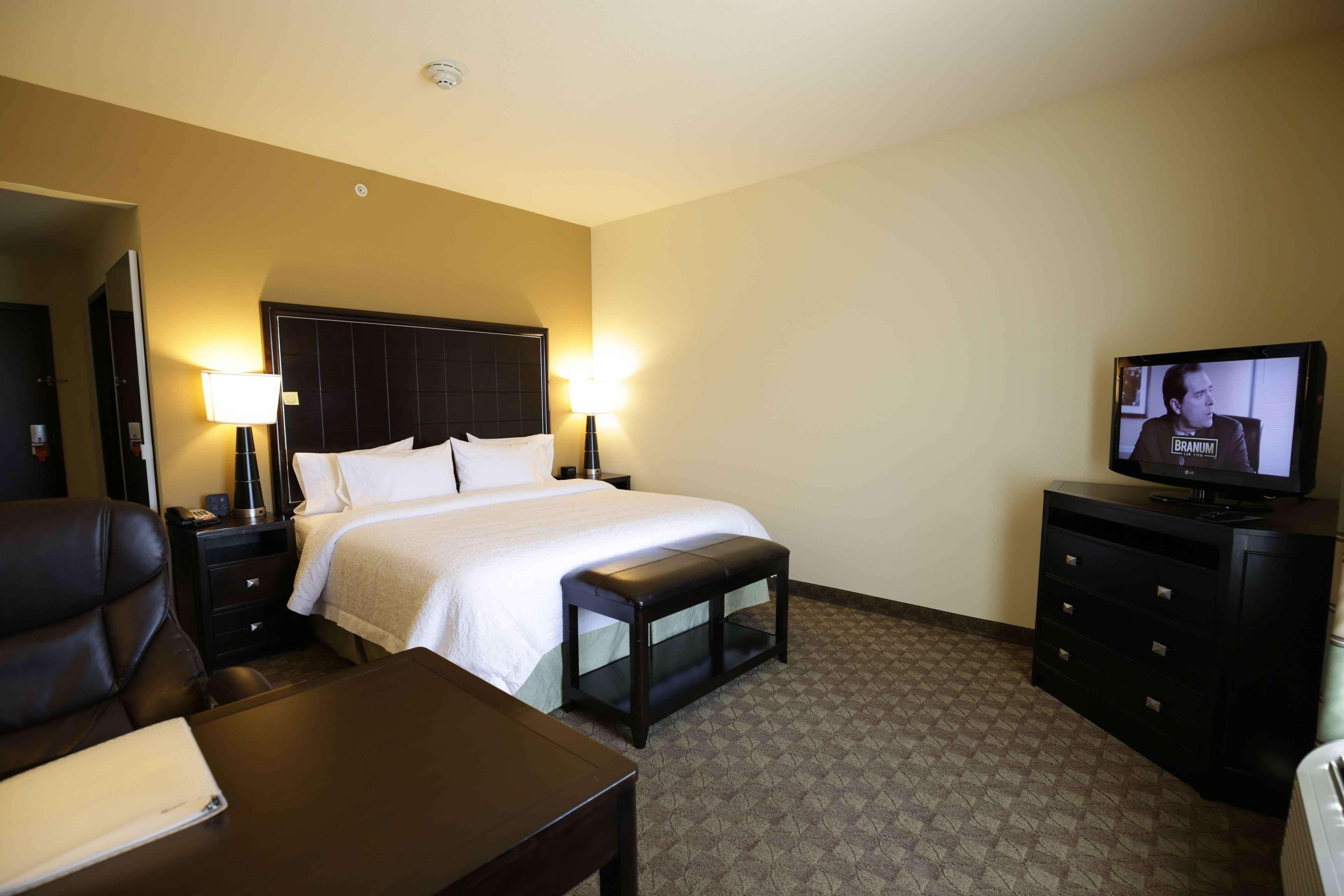 Hampton Inn & Suites מקאליסטר מראה חיצוני תמונה