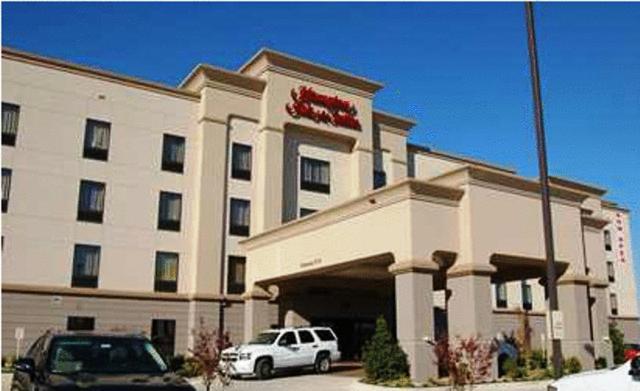 Hampton Inn & Suites מקאליסטר מראה חיצוני תמונה